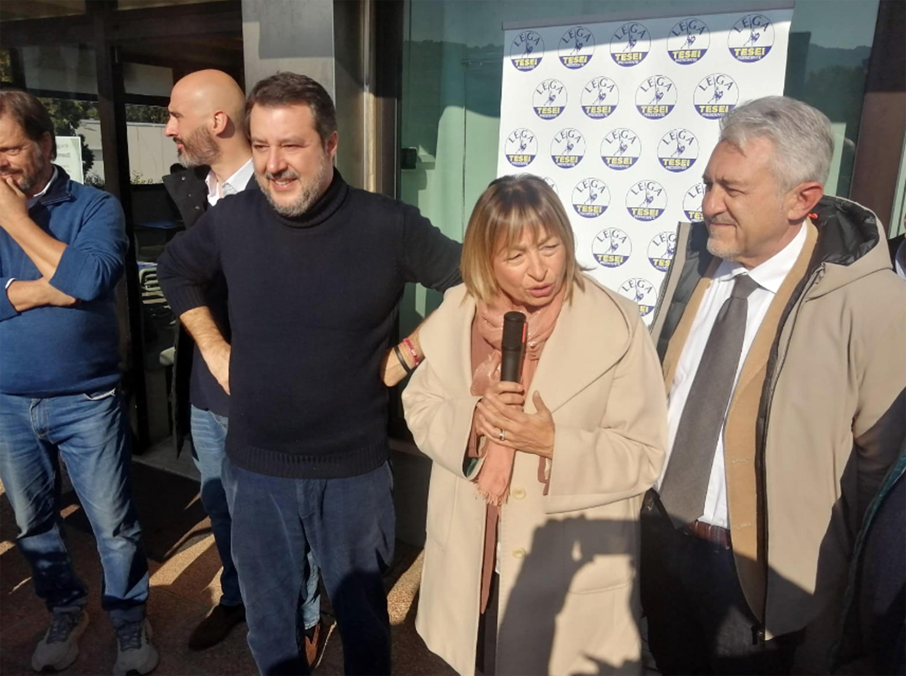 https://www.lanazione.it/image-service/view/acePublic/alias/contentid/NmEyYTE0NTItYTk4Mi00/0/matteo-salvini-con-donatella-tesei-e-il-consigliere-regionale-della-lega-valerio-mancini-a-bettona-per-il-tour-elettorale-foto-ansa.jpeg