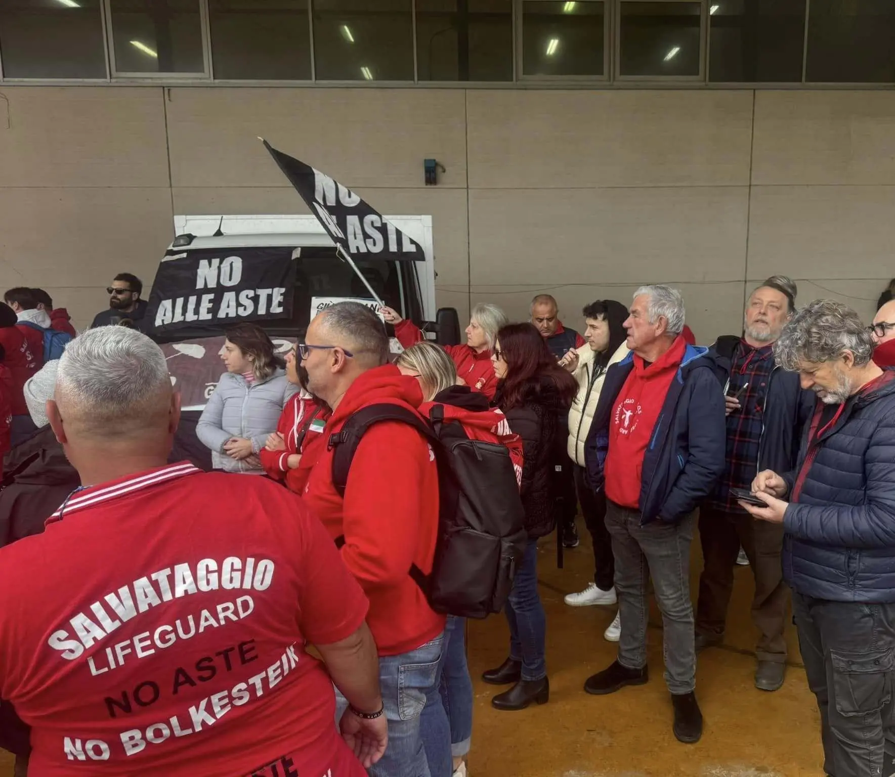 Esplode la rabbia dei balneari. Proteste al convegno della Cna