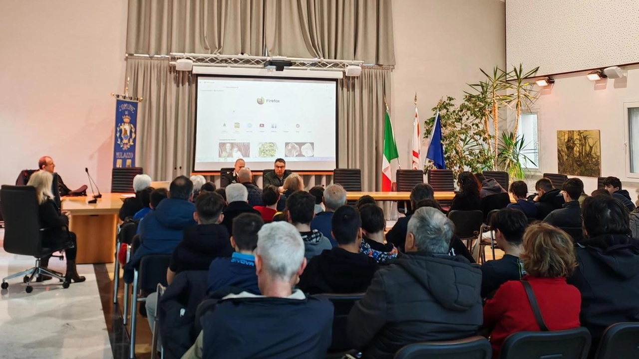 L’incontro partecipato dedicato sia a giovani che anziani è andato in scena nella sala consiliare del Comune di Mulazzo