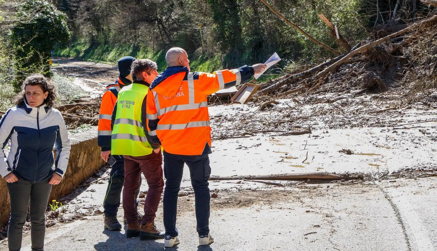 Quelle fragilità invisibili: "Le frane improvvise colpa dei diluvi lampo. I boschi? Sono bombe"