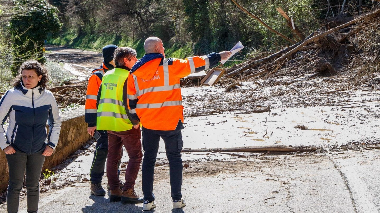 Un movimento franoso sulle strade di Vaglia, la località che ha. fatto registrare il numero di millimetri di acqua maggiore