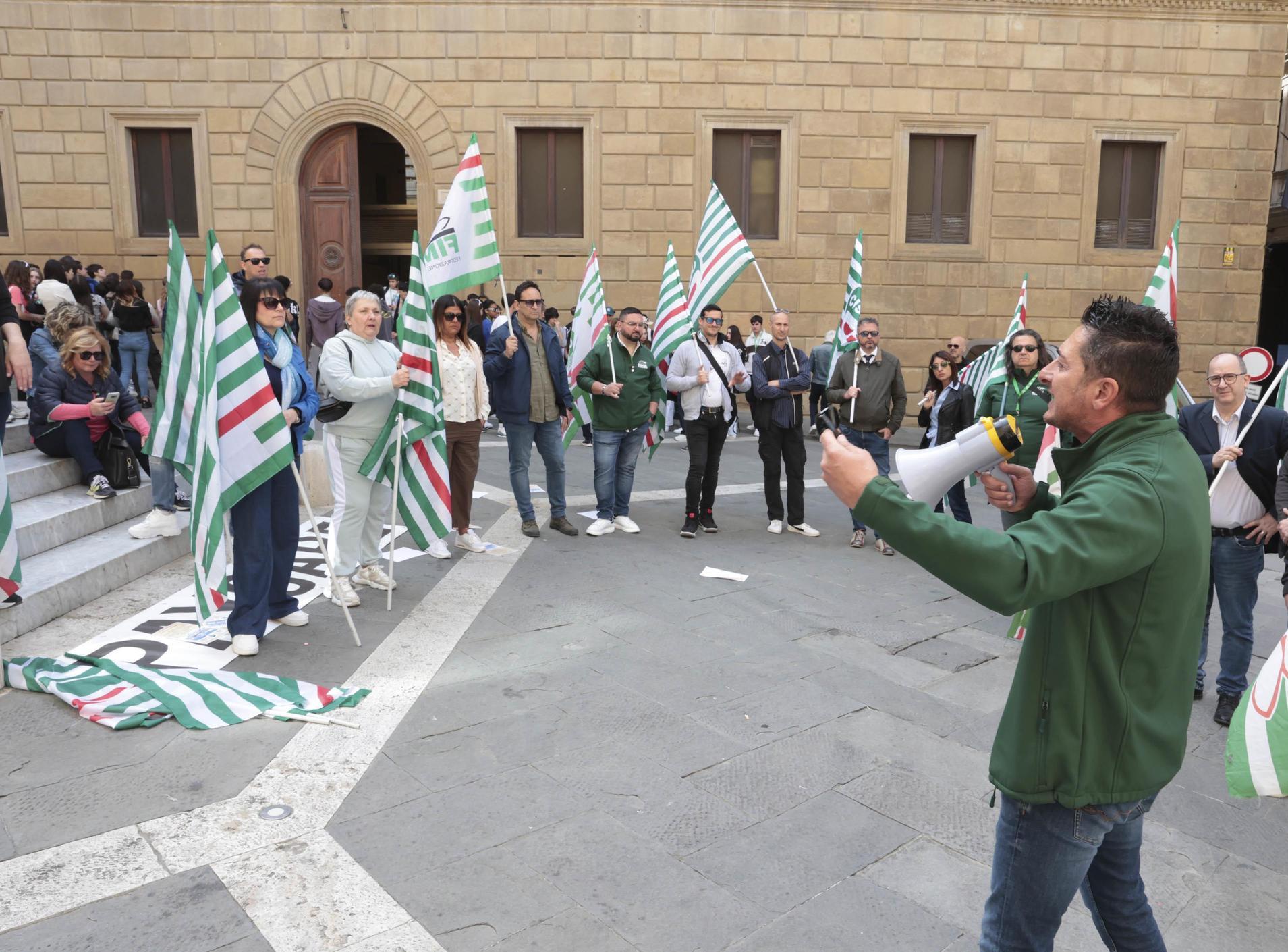 Paycare, Senesi e Lattanzio: "Cosa sta facendo la maggioranza?"