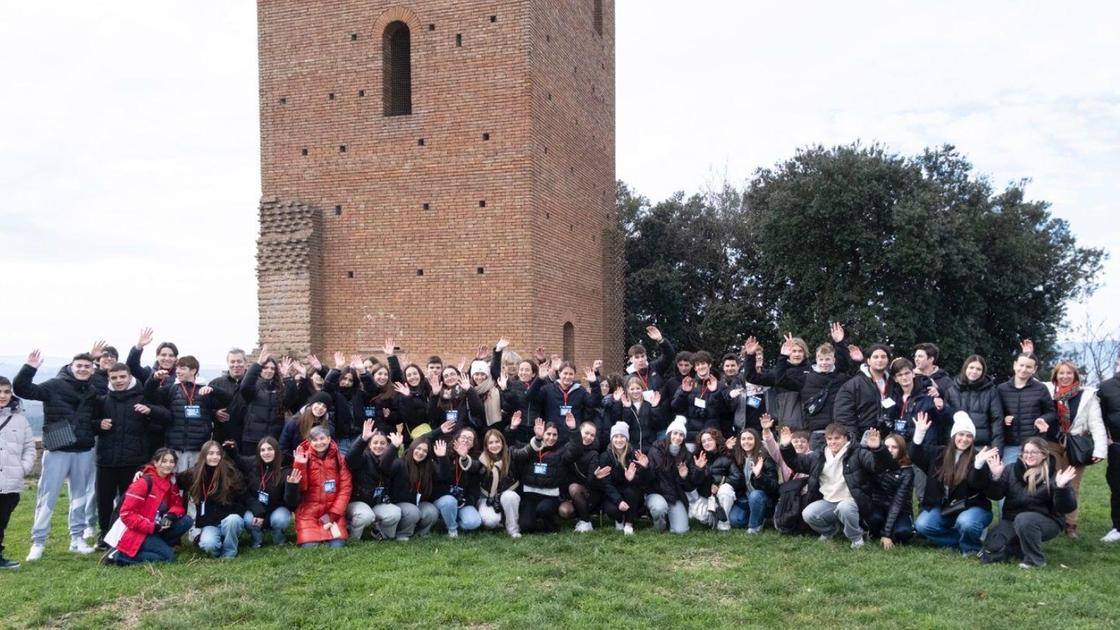 Erasmus Shoot al liceo Marconi: "Progetto educativo e inclusivo che utilizza la fotografia digitale"