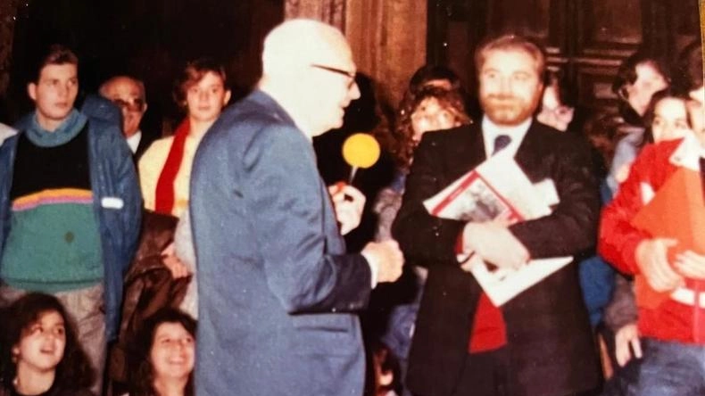 Anni ’90: il presidente Sandro Pertini con Franco Fabbri e una scolaresca lucchese a Roma