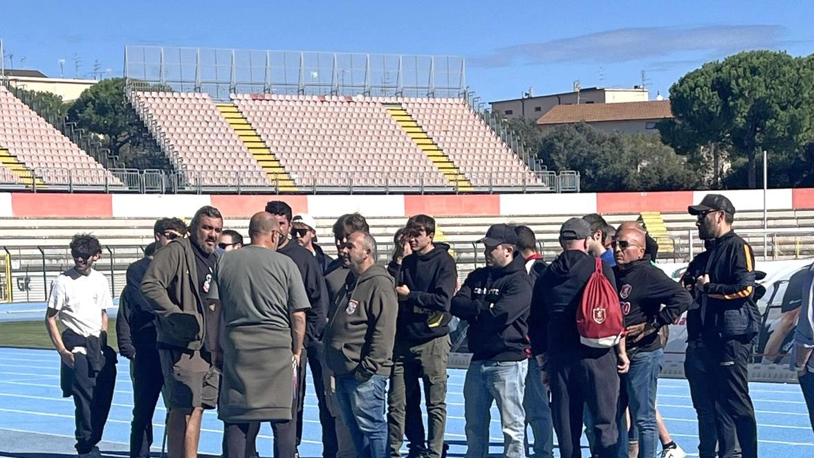 I tifosi del Grosseto ieri mattina hanno incontrato mister Malotti