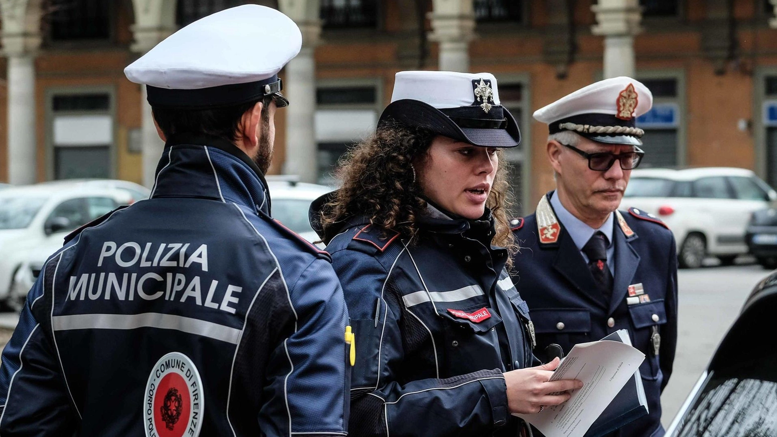 Inseguimento mozzafiato a Campi. Fugge all’alt con tutta la famiglia. Sequestrato il mezzo senza Rca