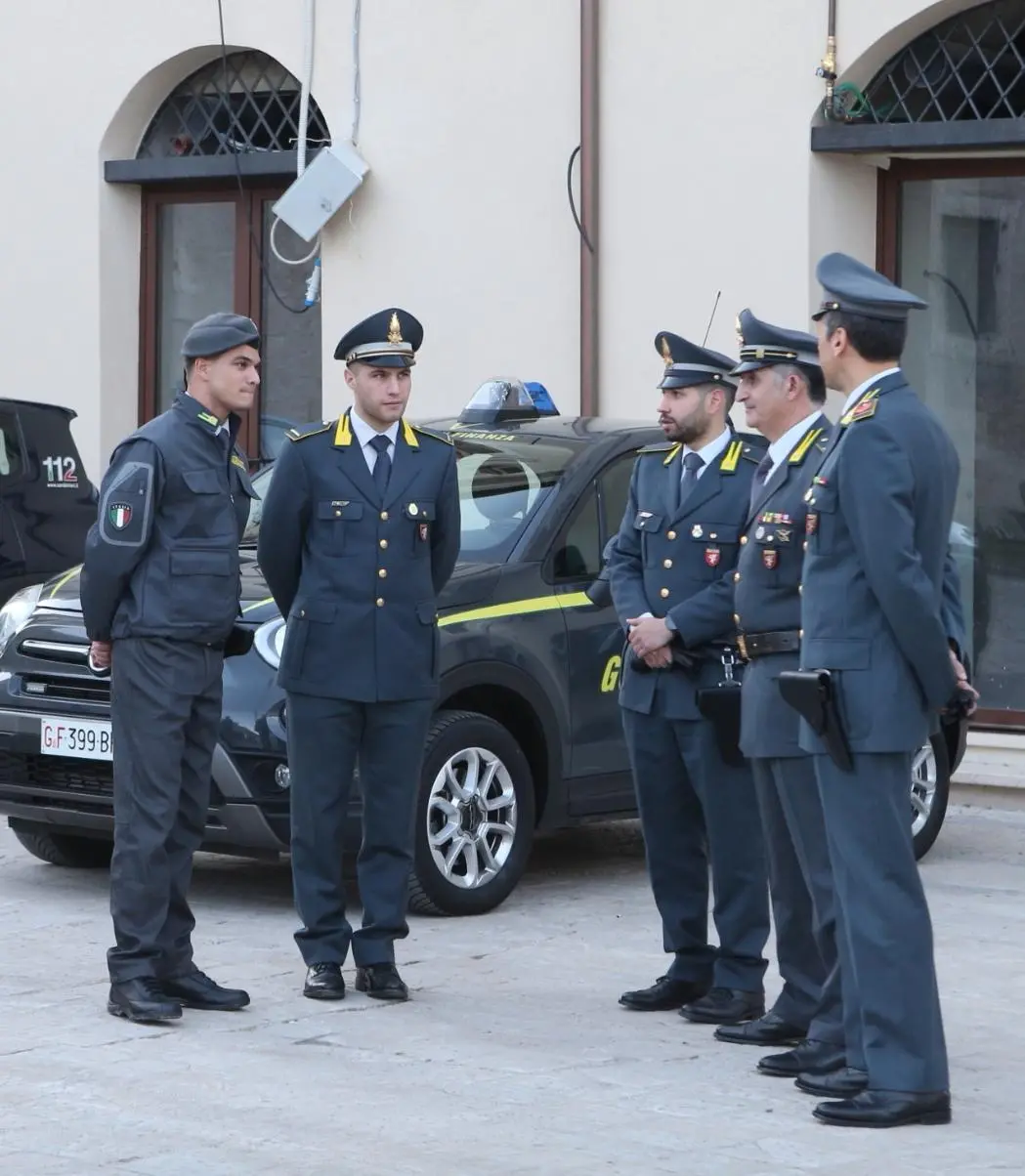 Maschere di Carnevale irregolari. Sequestrati quattrocento articoli