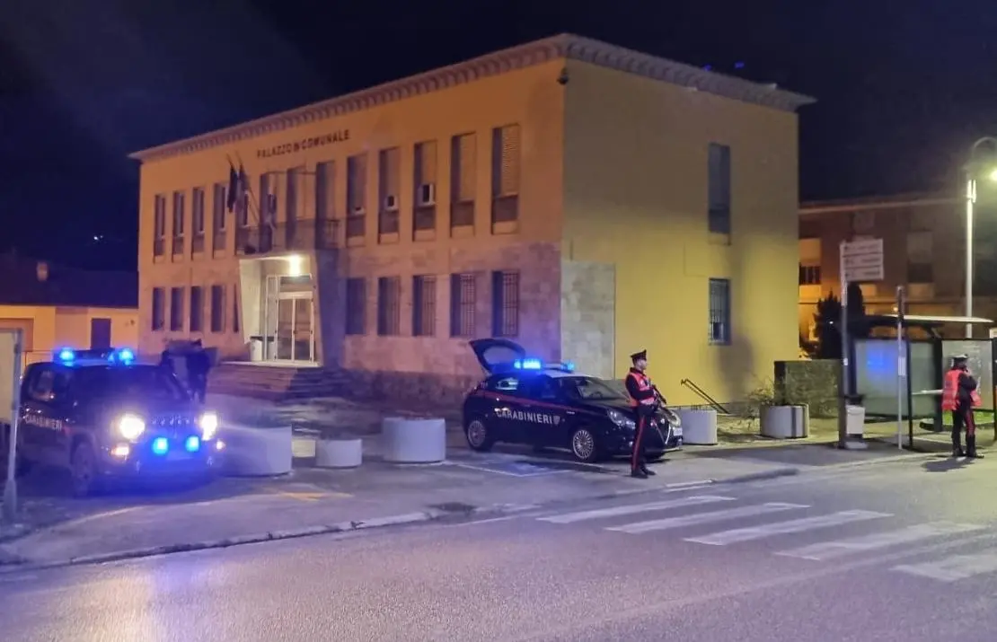 Controlli Dei Carabinieri. Lotta A Spaccio E Furti