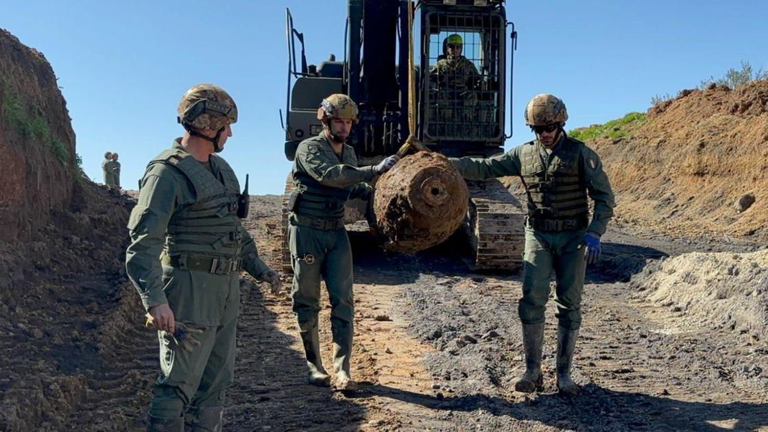 Maxi bomba da 500 chili trovata nel cantiere: missione compiuta, fatta brillare nella cava