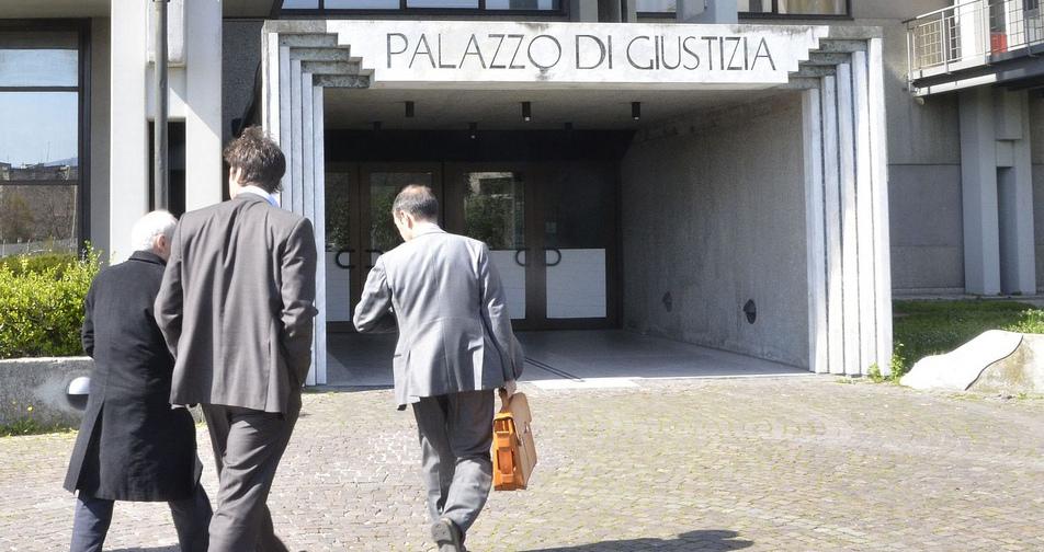 Tribunale di Prato: dall’amianto al cortocircuito per un topo, fino alle feci di animali. Aperta un’inchiesta