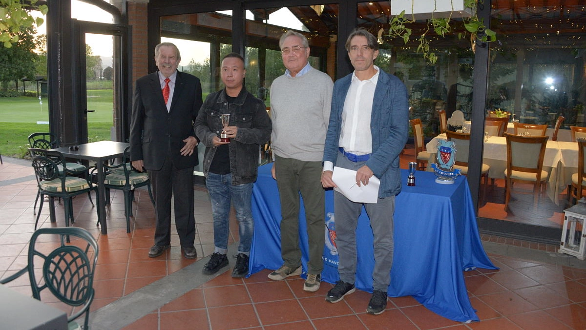 Una premiazione delle passate edizioni (foto Regalami un sorriso)