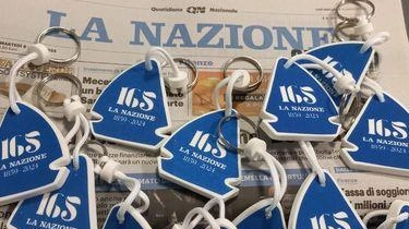 La Nazione festeggia 165 anni dalla fondazione. In regalo ai lettori il portachiavi galleggiante