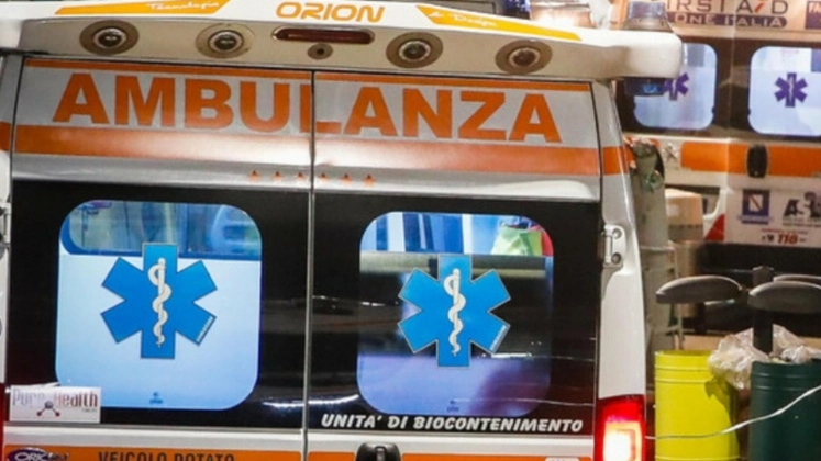 Ambulanza (immagine di repertorio Ansa) 