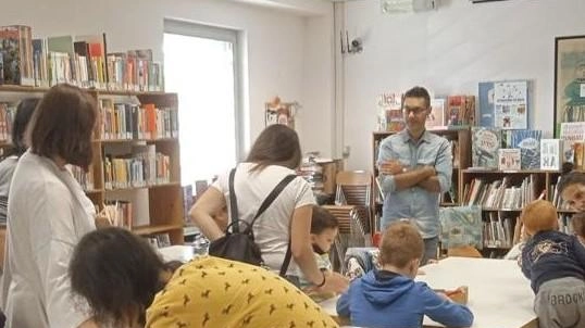 L'amministrazione comunale di Agliana acquisterà il terzo lotto dei locali ex Coop per realizzare la nuova biblioteca comunale, con un investimento di 800.000 euro. La decisione è stata presa durante l'ultimo consiglio comunale, con il sostegno della coalizione di maggioranza e il dissenso del Pd.