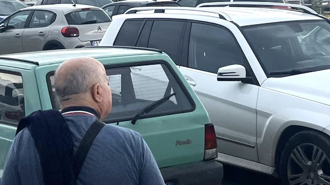 Un parcheggio in una foto di repertorio. E' polemica per le multe al Penny di Massa