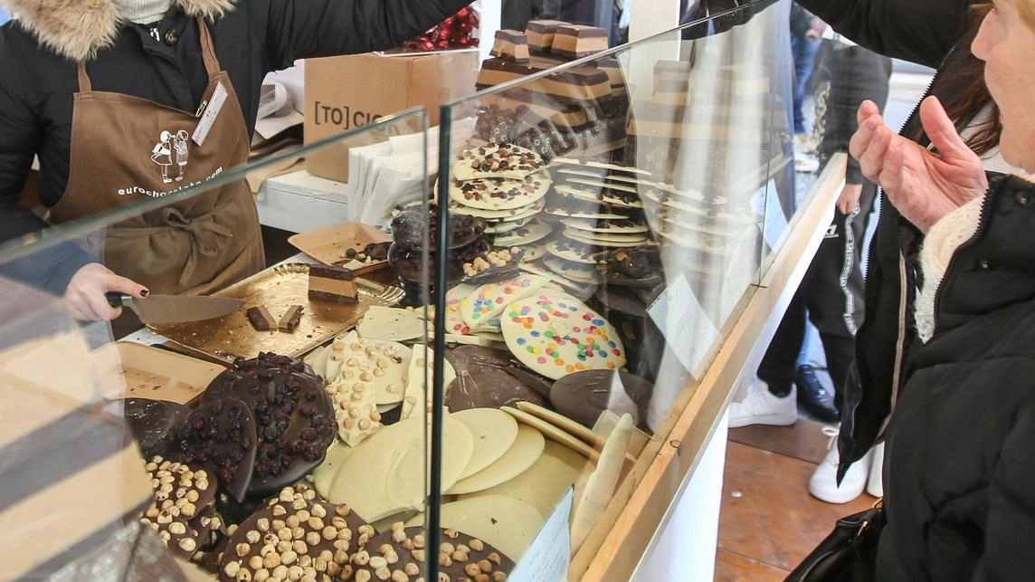 Perugia si prepara al gran finale di Eurochocolate con migliaia di golosi attesi in città. Eventi, degustazioni e novità per l'edizione trentennale. Campagna di crowdfunding per la "Città del Cioccolato" in crescita.