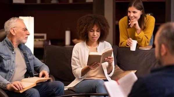 Ripartono gli appuntamenti del "Book club-Via col libro nato tra gli iscritti all’Università popolare. Il prossimo incontro è fissato per...