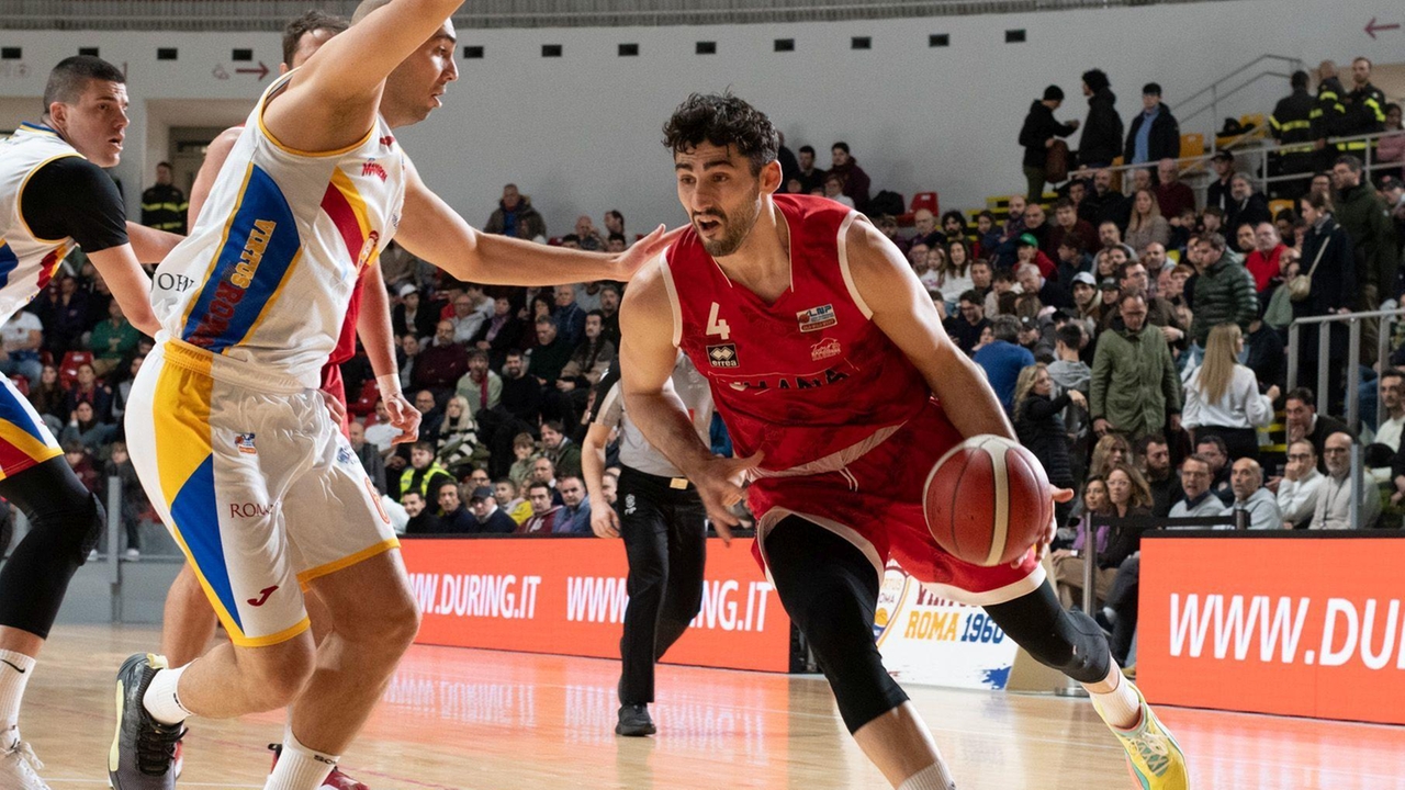 San Giobbe Chiusi sul parquet amico. Ostacolo Latina. Zanco: "Ripartiamo dal quarto periodo giocato a Roma"