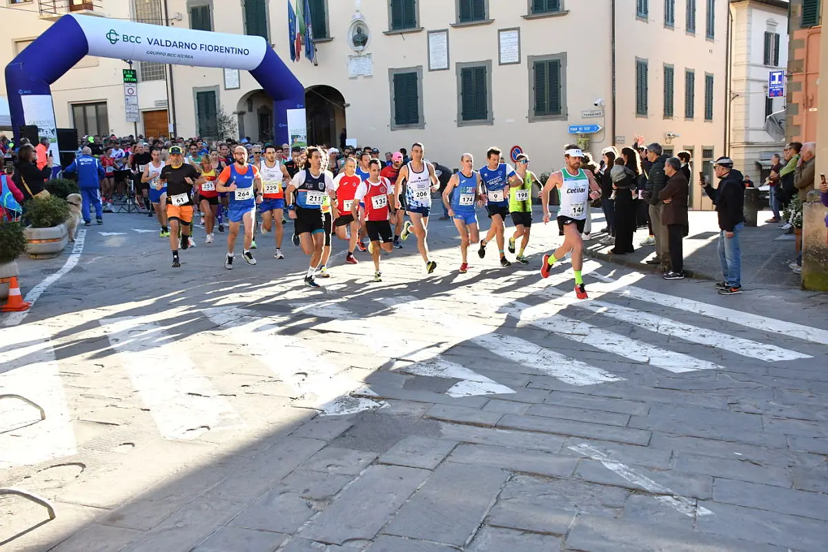 Corsa dell’olio a Reggello, le foto della 49esima edizione