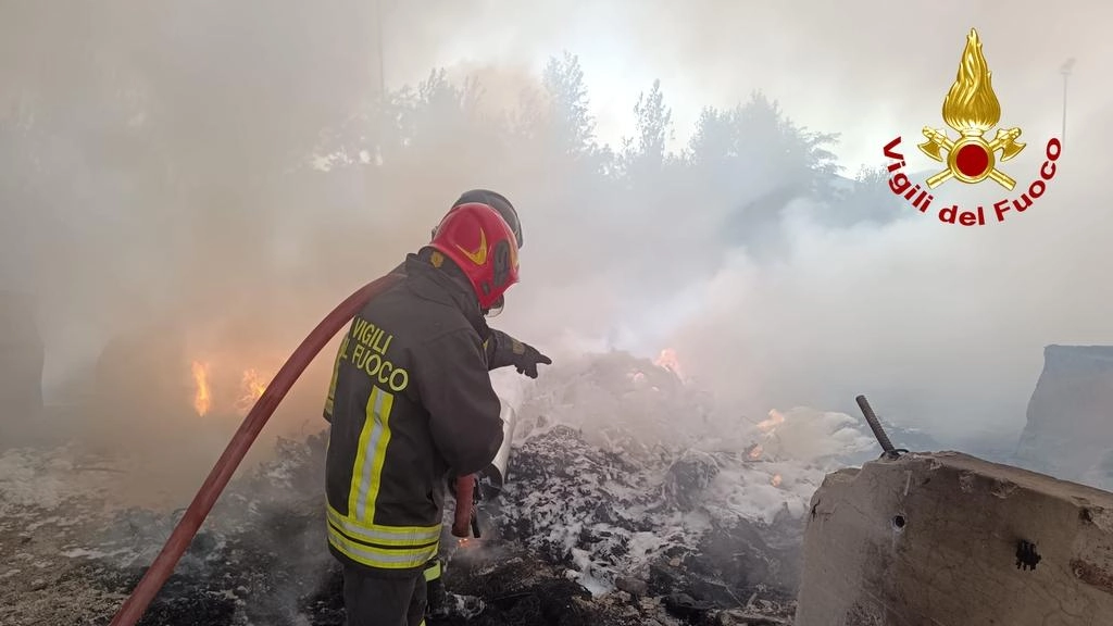 Diossina più alta durante l’incendio. Relazione Arpa sul rogo di Maratta
