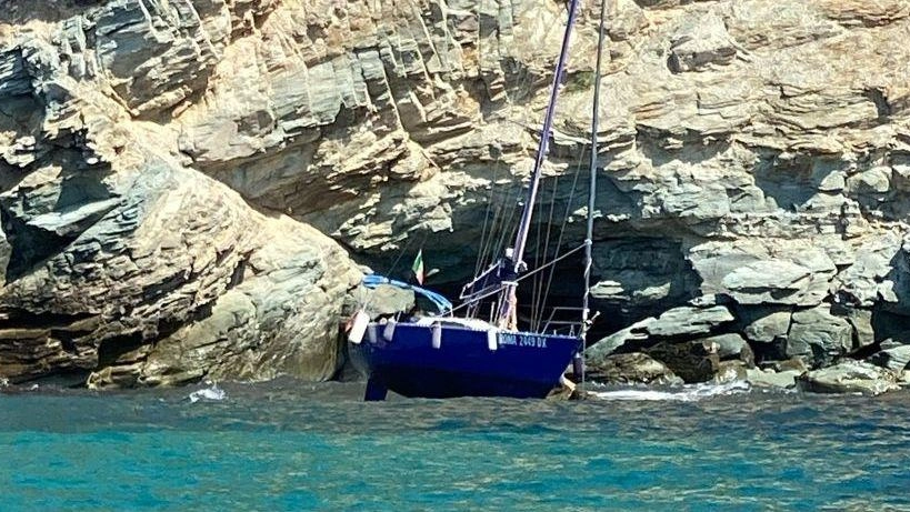 Incidente vicino a Cala Purgatorio, uno degli scorci più belli di Monte Argentario. Le cause verranno accertate nell’inchiesta condotta dalla Guardia costiera. .