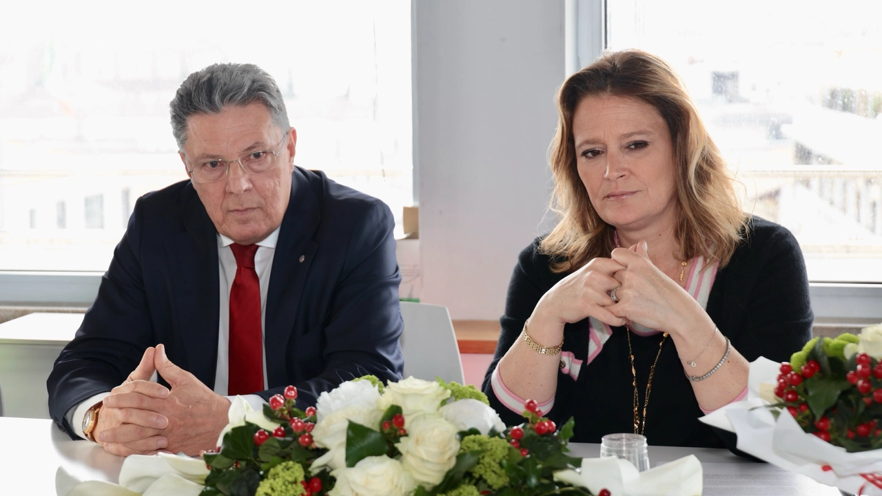 Luca Tonini, presidente di Cna Toscana, e la ministra francese Olivia Grégoire (Foto Gianluca Moggi / New Press Photo)