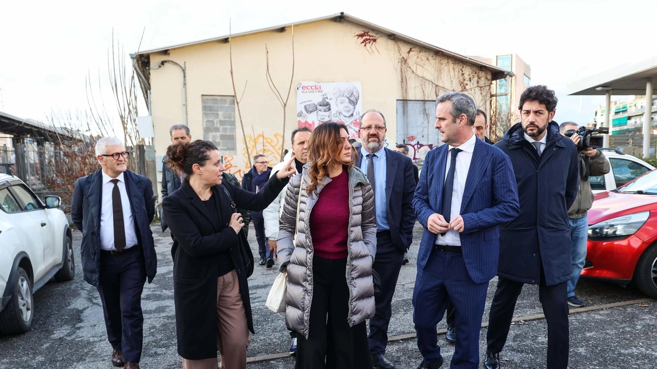 "Più problemi in centro che in periferia, ma bene ordinanza su minimarket e zone rosse". Resta il nodo delle occupazioni, sono ancora 14. Luci accese su Sollicciano e affitti brevi.