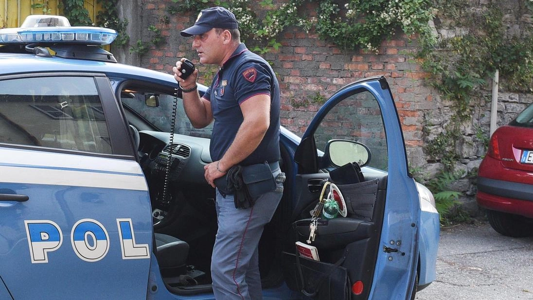 Intervenuta la volante della polizia di stato di via Zara in zona Firenze Sud (foto d’archivio