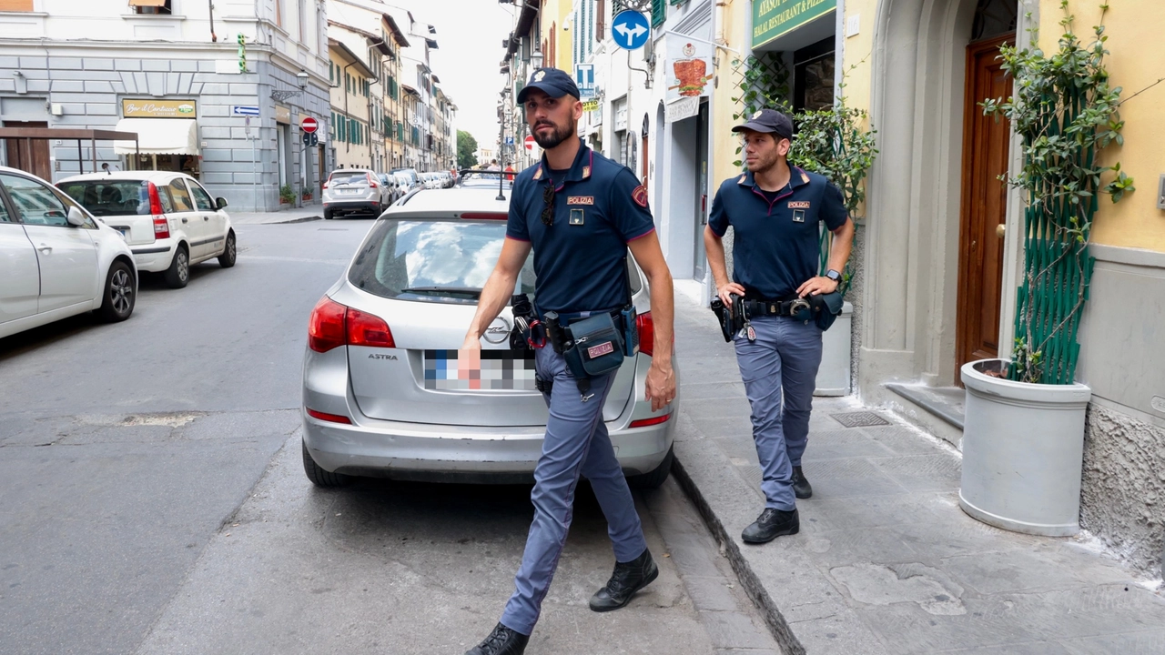 Controlli in via Palazzuolo in una foto di repertori