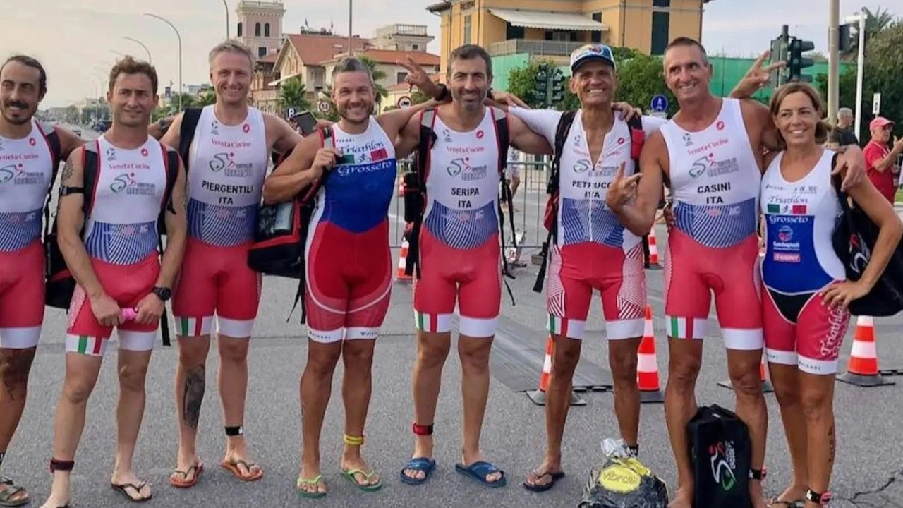 Il campione regionale di triathlon Guido Petrucci trionfa a Marina di Massa nella suggestiva gara notturna The Night of Triathlon, coronando la serata con il titolo di campione toscano nella sua categoria. Prestazioni di spicco anche per gli altri atleti del Triathlon Grosseto.