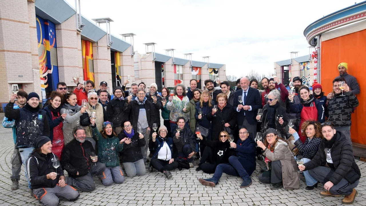 Gli auguri di Burlamacco: "Ad un Carnevale di pace". Intanto volano i cumulativi