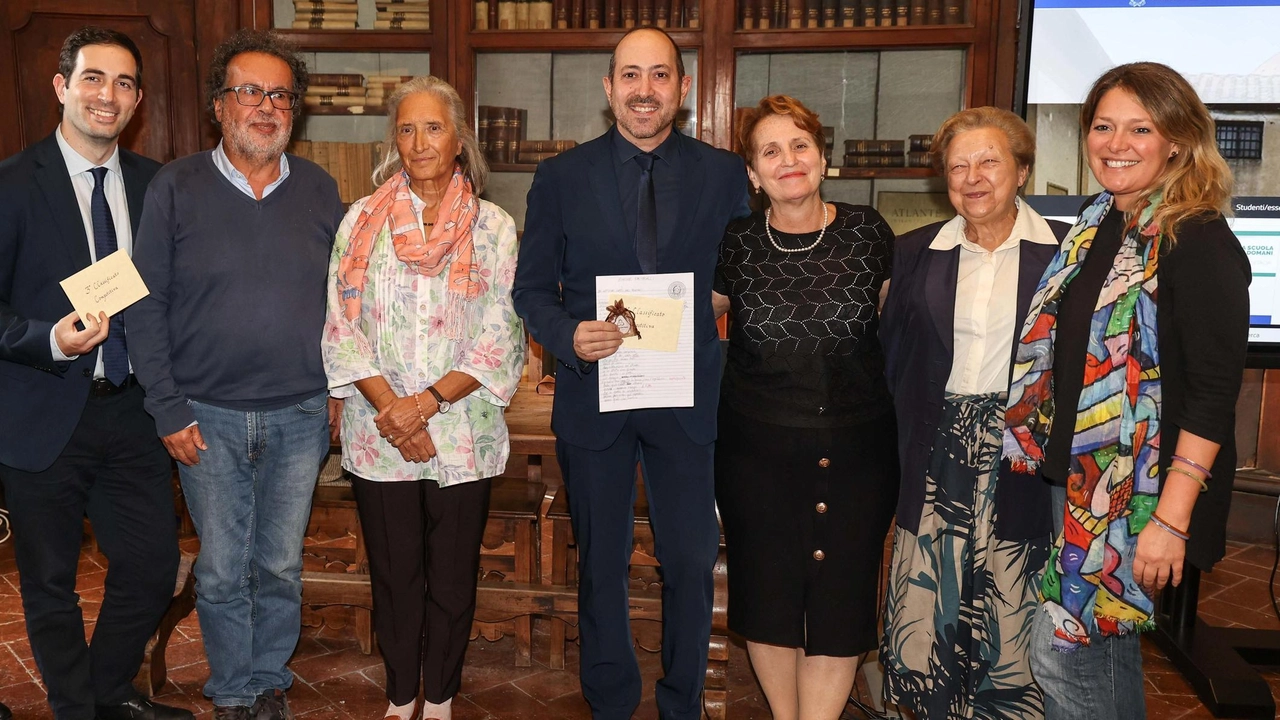 Il momento più atteso al Galilei: la premiazione. Il vincitore della competitiva è Simone Petralli (Press Photo)