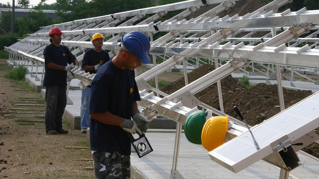 Il Comune di San Miniato sta valutando la creazione di una comunità energetica per promuovere fonti rinnovabili e sostenibilità, con focus sull'area industriale e conciaria.