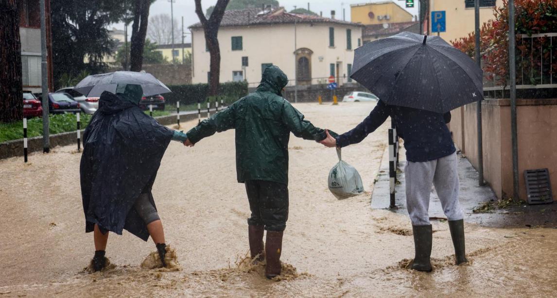 Perché il torrente ha rotto la sponda. L’inaspettata furia del Rimaggio, “poco spazio sotto a quel ponte”