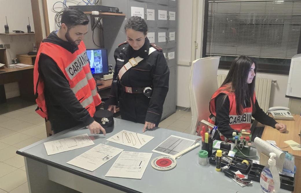 Operaio ruba oro dalla ditta in cui lavora, arrestato