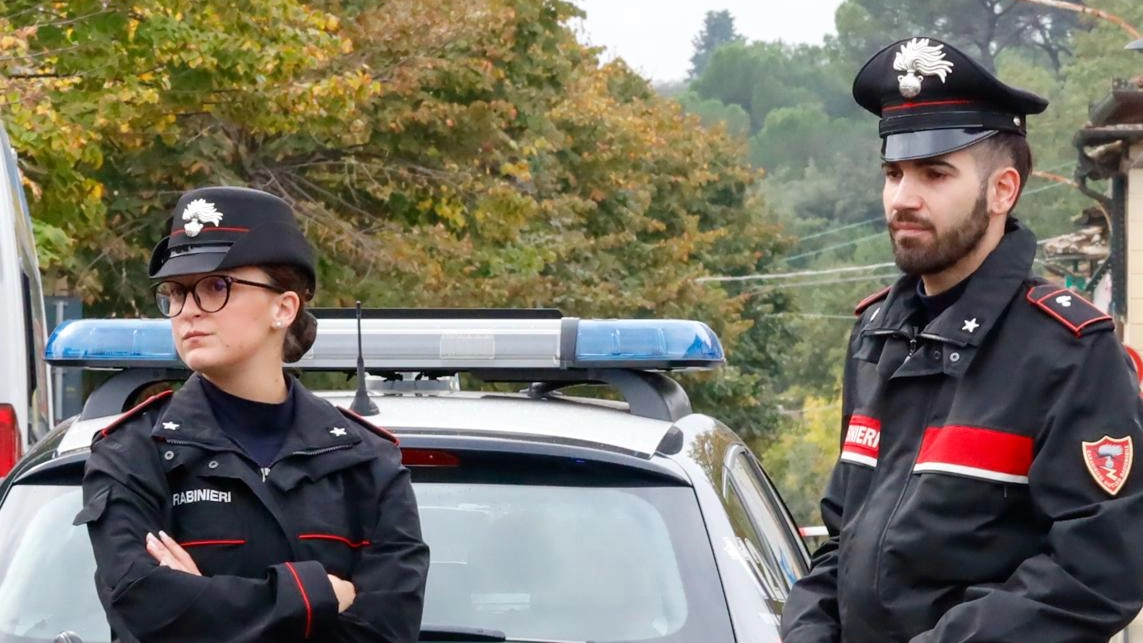 Si riavvicina alla ex moglie. Arrestato dai carabinieri