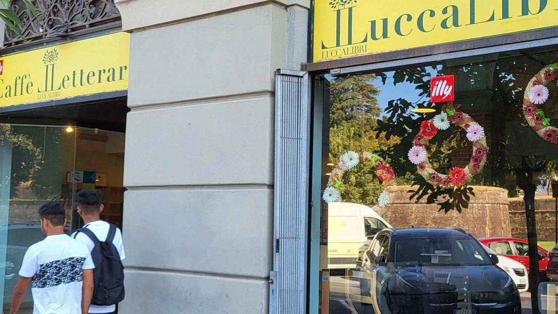 La titolare del caffé letterario di viale Regina Margherita che ha chiuso i battenti torna sulla decisione con un post “Il problema riguarda tutto il settore della piccola e media impresa“.