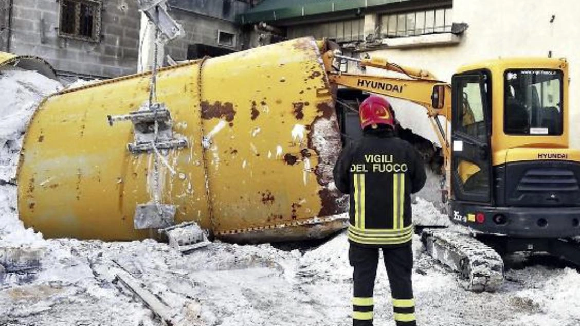 Morì travolto dal silo. Tragedia in un cantiere. I titolari di due ditte vanno sotto processo