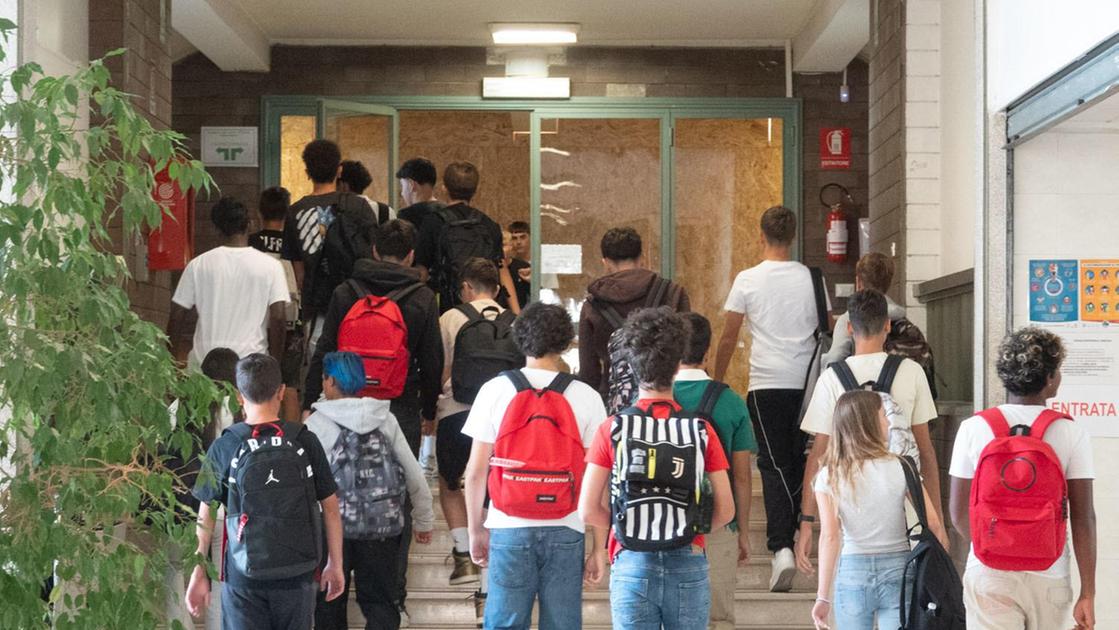 Il rientro a scuola: in un liceo grossetano abolite le verifiche intermedie, pagelle solo a fine anno