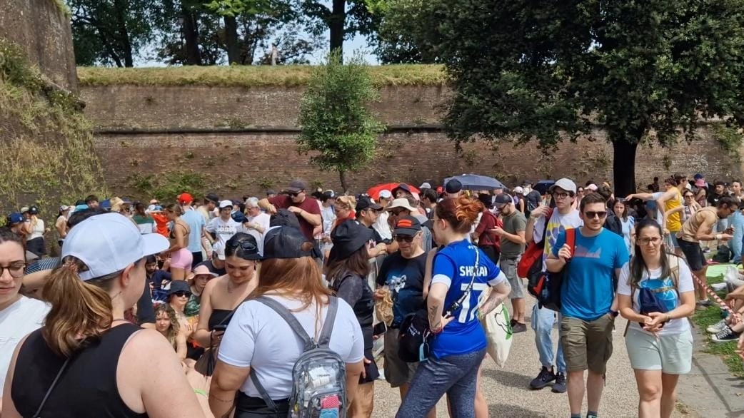 Ed Sheeran a Lucca, folla di fan sotto le Mura: “È la colonna sonora della mia vita"