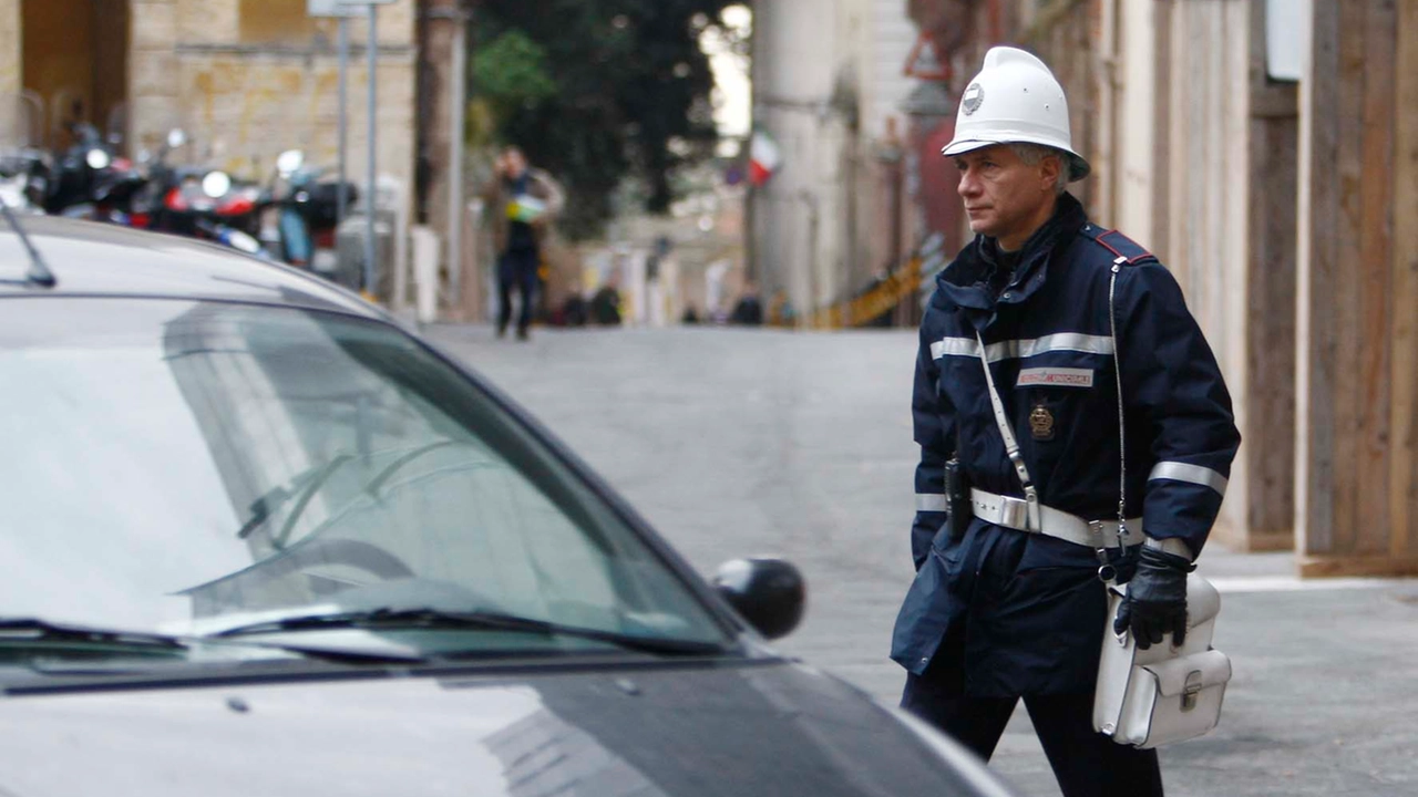 Via libera alla dotazione di armi per la Polizia municipale