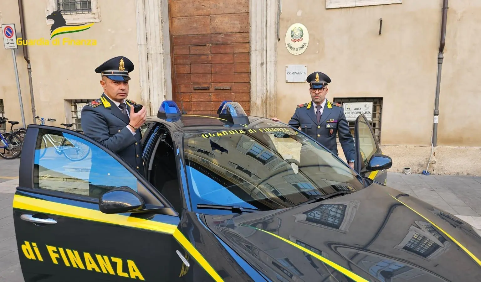 Fatture false per 76 milioni di euro. Reati tributari: denunciati in dodici. Nel mirino scambi illeciti di preziosi