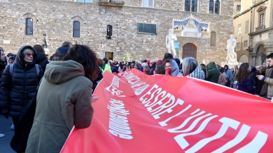 L'evento del 25 novembre 2023 organizzato da Qn per le Donne che si è svolto in piazza della Signoria. L'appuntamento, con tanti ospiti, torna anche nel 2024