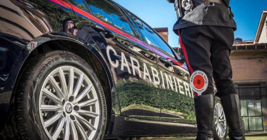 Alla guida dell’auto senza patente provoca un incidente: denunciato