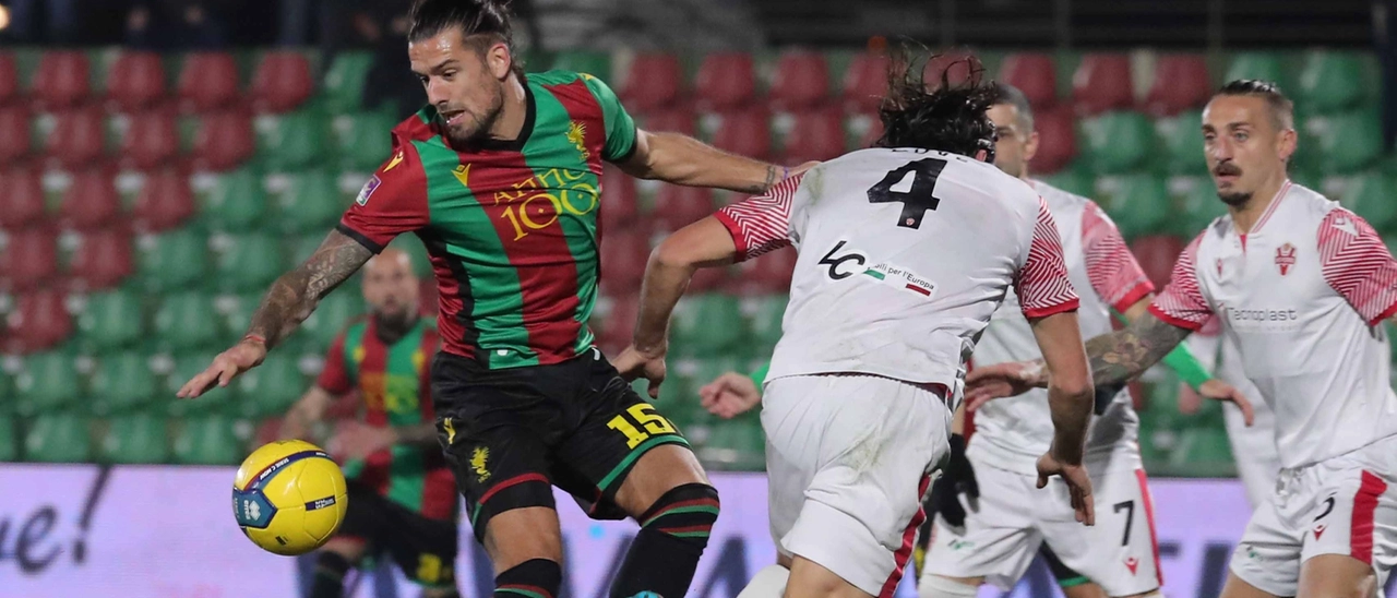 Ternana Vis Pesaro 2 a 1, grande rimonta e vittoria delle Fere