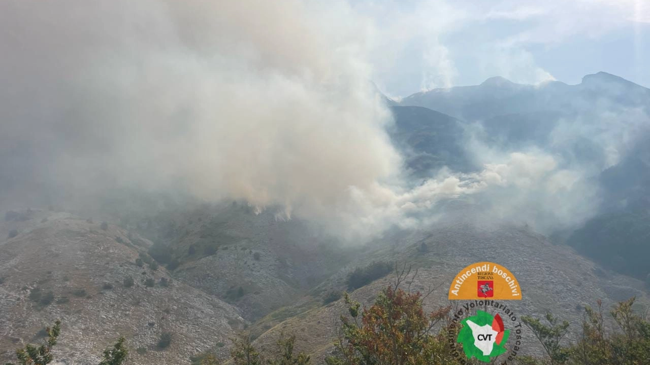 L'incendio sul Monte Sagro