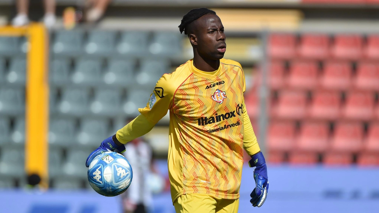 Fallou Sarr costretto al fermo per infortunio. In campo a Cremona il portiere Stefano Gori