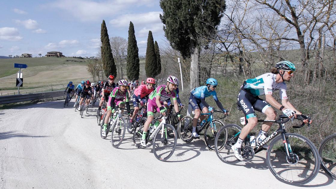 Strade Bianche, tutto pronto. Corsa pro e migliaia di amatori, così cambiano viabilità e sosta