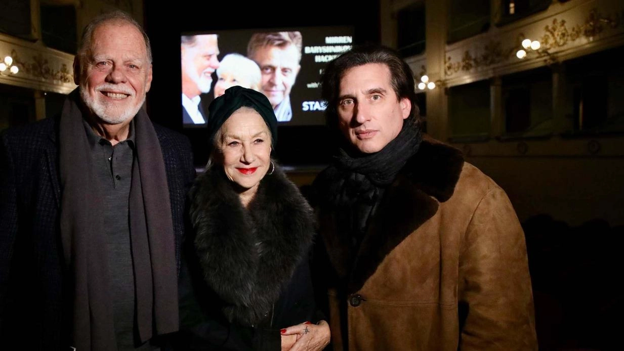 Helen Mirren e Taylor Hackford festeggiano i 40 anni di 'White Nights' al Teatro Niccolini, tra ricordi e progetti futuri.