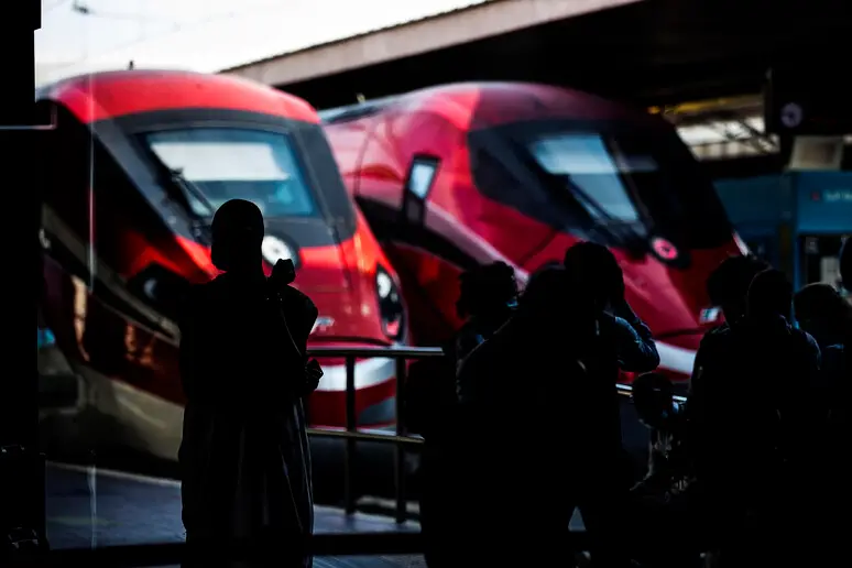 Treni, ritardi in serata alla stazione di Firenze